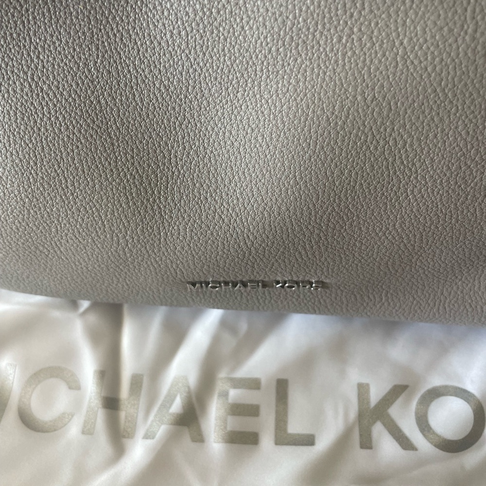 SOLD-🖤MICHAEL Michael Kors Raven Large Shoulder Bag - Picture 6 of 15